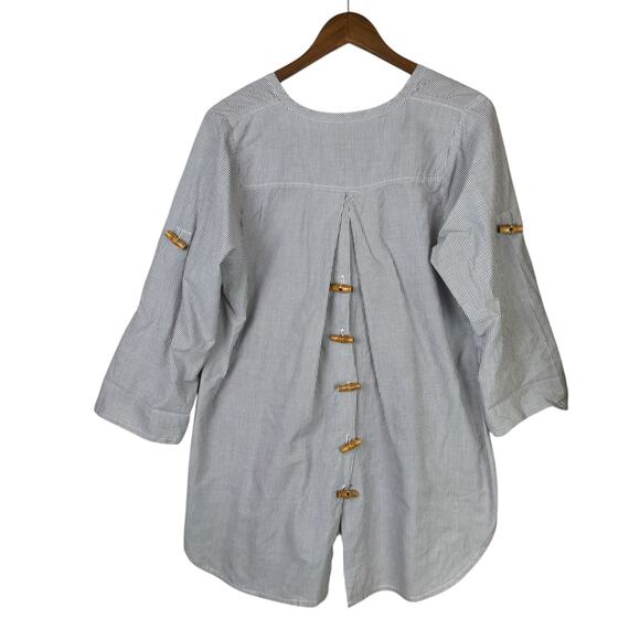 Koch Gray White Stripe Oversized Back Toggle V-neck 3/4 Sleeve Button Up Top - Picture 11 of 12